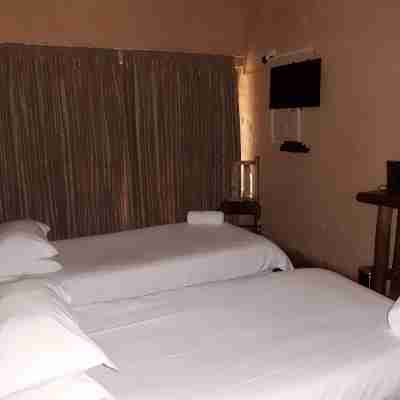 Bains Lodge Rooms
