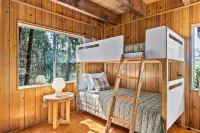 Pet/Kid Friendly Cozy Cabin, BBQ, Firepit, Outdoor Dining, Forest Views - 精品