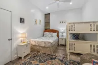 Beautiful 2 BR. Kiahuna plantation condo partial ocean view upgraded with A/C - Træningscentre