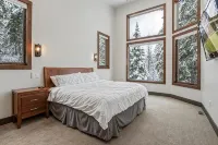 The Panoramic Peak: Luxury Lodge at the Idaho Club - balcony