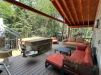 Luxury 3/2, Wheelchair Access, Hot Tub+Lift, Yard, Fireplace Walk to Lighthouse