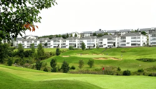 BEAUTIFUL CONDO-NO-STEPS- GORGEOUS VIEWS -HEART OF BRANSON-AFFORDABLE & SPACIOUS - Boutique