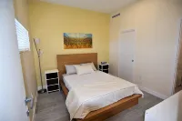 Luxury Modern 1BR Apt near 7Mile Beach - 4-Star