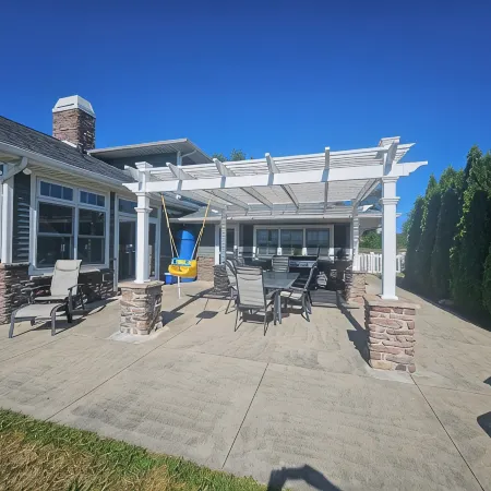 Irish Lakefront, Hot Tub! Pets, Dock, Fishing, Kayaks, Ice Fishing, Hunting!
