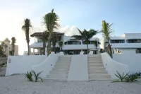 Hacienda del Secreto-Villa Tortuga, Secluded Beach Front Private Pool + Jacuzzi!
