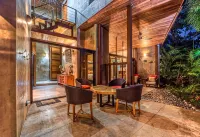 Encantada- Brand New Villa, Truly Spectacular with Mountain and Ocean Views