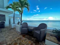 Stunning waterfront, art deco family compound cascading to the water’s edge - 4 Sao