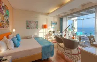 Tropical Hotel