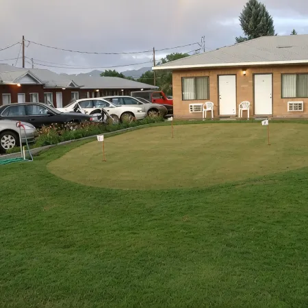 Blue Pine Motel