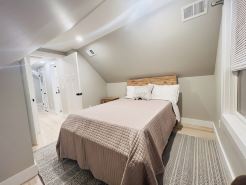 Luxury New-built - Beautiful 3 bedrooms+2 bathrooms Montclair Home