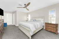 Snowbird Waterfront Oasis • Heated Pool • Private Dock & Boat Lift