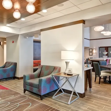 Hampton Inn & Suites Detroit/Troy Отели в г. Трой