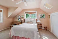The Maple Apartment at Tudor House Vacation Rentals