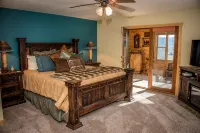 Enjoy Peace & Wildlife- Stunning Log Home w/ Mountain Views!  Pagosa Springs, Co - 샬레 호텔