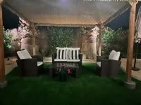 Guesthouse Poolside Suite 700sf 1 BR/2 BA/LR - مسبح خاص