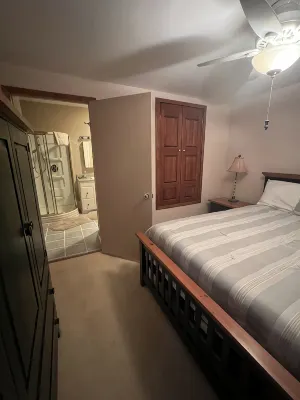 Apartment in the HEART of Ellicottville Village! - Homestays