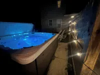 Spacious 2 Bed2 Bath Guest Suite Apt with HOT TUB and EV Charging - Hot Tub