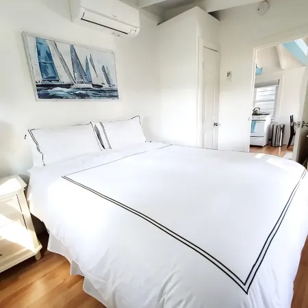 2 Bedroom Hamptons Waterfront Cottage Rental