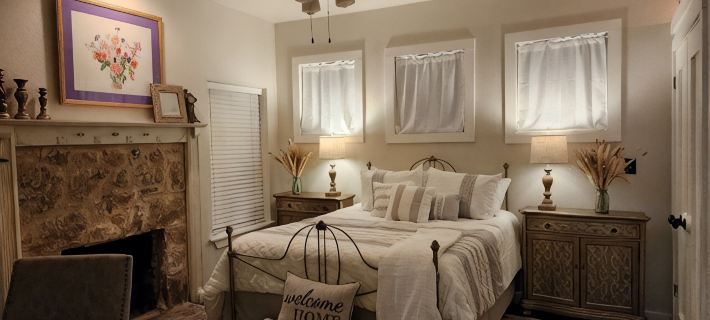 Ethyl's Place - a Charming Place to Stay. Hotels in Blanco County
