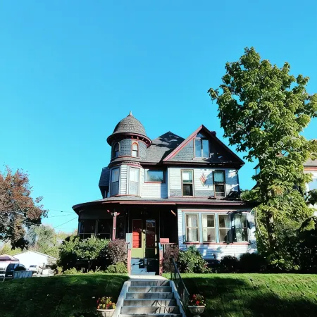 Historical Victorian in Swede Hollow