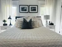 Great Space-Blocks from Downtown! Lots of Parking. No Cleaning Fees. - Homestays