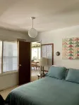 Country Home, outdoor spaces, secluded but close to everything - Homestays