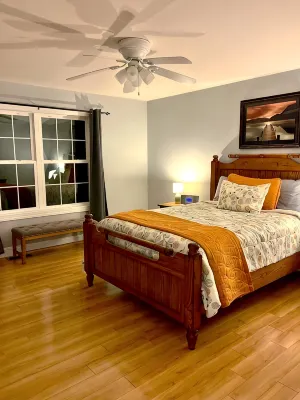 Peaceful Family & Pet-Friendly Country 3-Bedroom House. Fire Pit and Views! - Pool