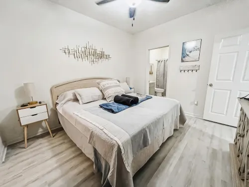 Blue Haven-Beach Condo with Pool and Hot Tub - Wifi