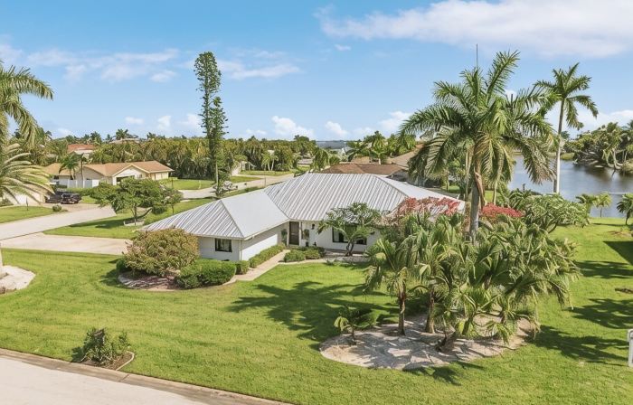 Waterview! 5 bdrms! 10 minutes to Fort Myers Beach