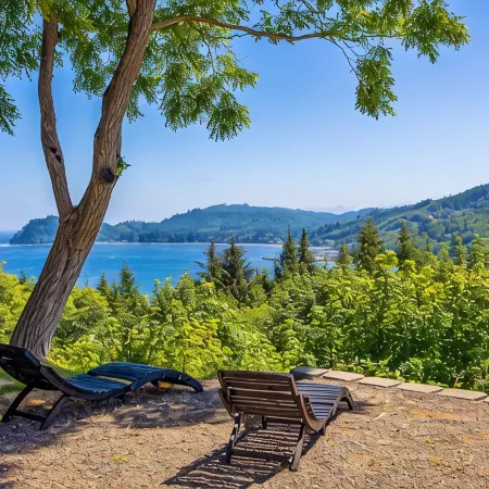 Remodeled ocean view home directly above the Sekiu marina. Relaxation, renewal.