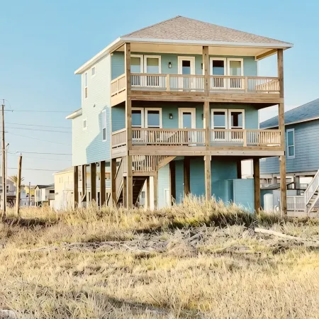 New Build! Beach Front Luxury House w/Ocean Views & Breeze