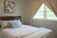 Cute home in the HEART of Madison - Wifi