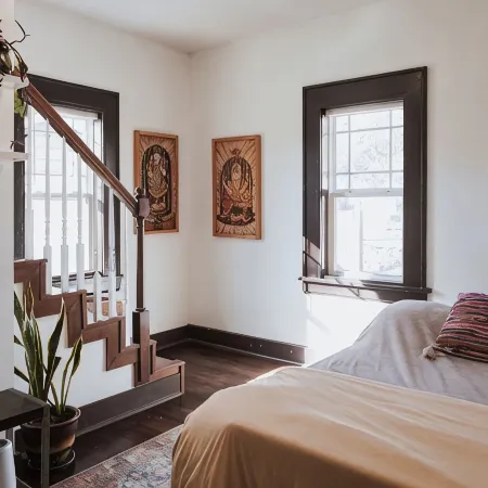 Tranquil Pet-Friendly Bungalow in Midtown Springfield with High-Speed Wi-Fi