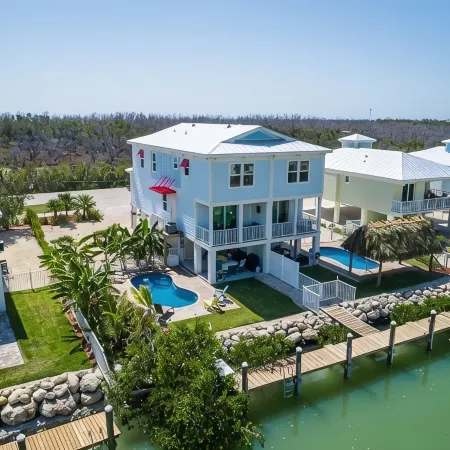 Discount Available! 4 Br/3 BA Private Pool/Dock/Canal Front/Neighborhood Beach!