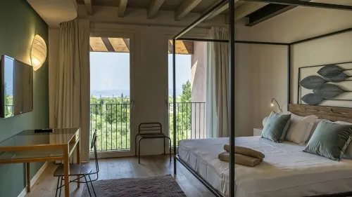 Charming rental villa, magnificent views of Lake Garda, park and private pool - 4-Sterne