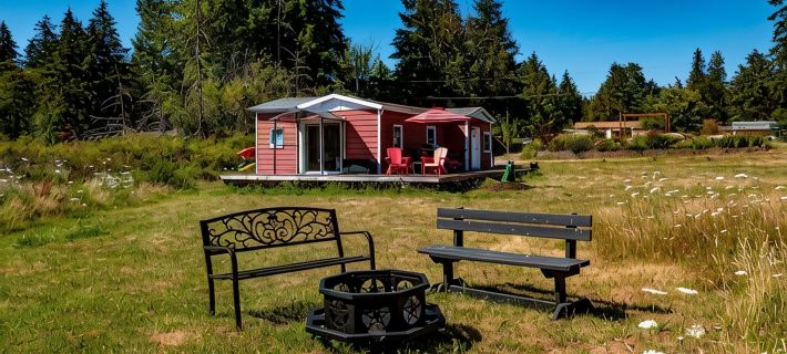 Peaceful Beachfront Cottage - Large Deck & Fire Pit - Gorgeous Views & Wildlife Hotels in Kitsap County
