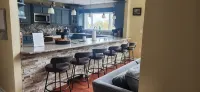 Mountain side house with game room, hot tub, firepit 1 mile from Lambertville - Homestays