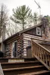 Rustic Mountain Getaway w/ Pool + Hot Tub Near Penn's Creek - Alphydda