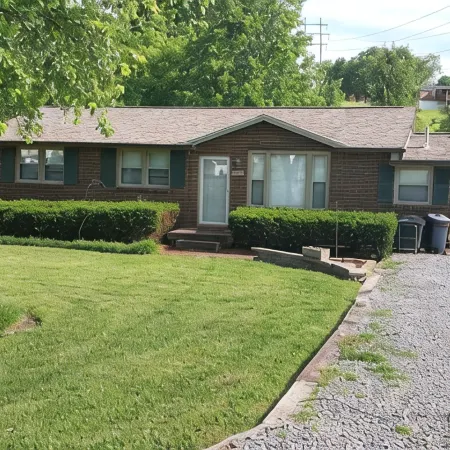 Charming 3-bedroom house with private patio, 20min to dwntn Nashville/ Airport