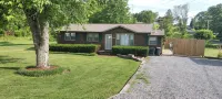 Charming 3-bedroom house with private patio, 20min to dwntn Nashville/ Airport - Alojamientos