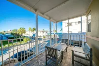 Beachfront 2 Story/3BRM/3BA/ 2 O.V Terraces / Free Parking/ O.V. Patio - Jacuzzi