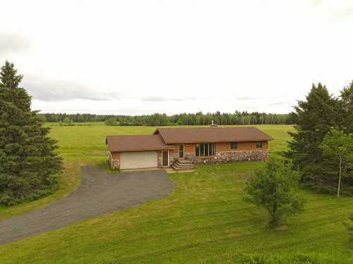 Spacious, Secluded Sanctuary!  Very Clean!  5 Queen Beds!  Wildlife Viewing. - Wi-Fi