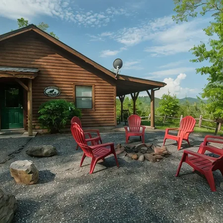Beautiful Mountain Views with Covered Porch & Outdoor Fire Ring!