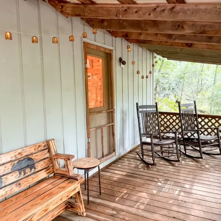 Mountain Cabin with creek and hiking trail! Minutes from Blue Ridge