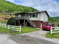 💙The Mountain Mama💛 Trail Riders “Home Away From Home” - 2-Sterne