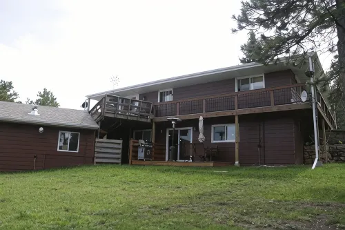 Quiet setting centrally located six miles west of Rapid City - 3 estrellas