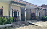 Penginapan Keluarga 215 - 2 stelle