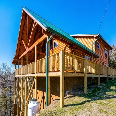 Accessible Cabin in Resort, Pool, Views, Theater and Game Loft!