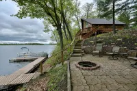 Beautiful Lakeside Cabin on Long Lake - Chalets