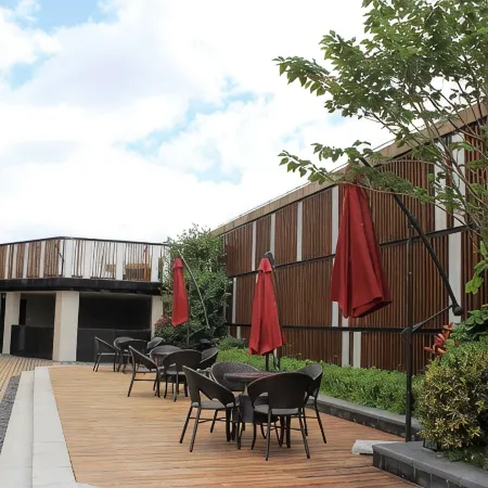 Yatian Hotel